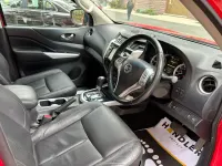 Used Nissan Navara Tekna 190 HP (139 kW) 2016 Red Pickup