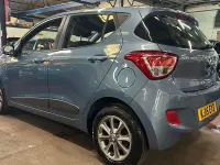 Used Hyundai i10 Premium 67 HP (49 kW) 2015 Blue Hatchback