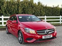 Begagnad Mercedes A180 2013 Röd Halvkombi