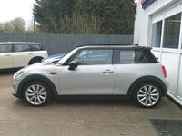 Begagnad Mini Cooper Hatch 2016 Silver Halvkombi