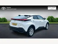 Begagnad Toyota C-HR 140 HK (102 kW) 2024 Vit SUV