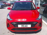 Used Hyundai i10 Advanced 2023 Dragon red Hatchback