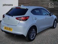 Usado Mazda 2 Inclusive 116 HP (85 kW) 2023 Prateado Citadino