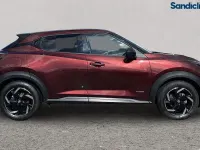 Begagnad Nissan Juke N-Connecta 143 HK (105 kW) 2023 Röd SUV