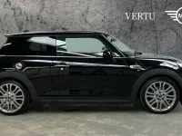 Used Mini Cooper S Exclusive 192 HP (141 kW) 2019 Black Hatchback