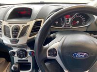 Used Ford Fiesta Zetec 96 HP (70 kW) 2012 Moondust Hatchback