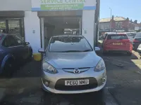 Begagnad Mazda 2 2010 Silver Halvkombi
