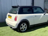 Begagnad Mini Cooper Hatch 2005 Vit Halvkombi