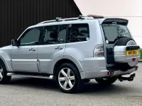 Used Mitsubishi Shogun 197 HP (144 kW) 2011 Silver SUV