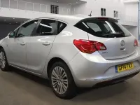 Begagnad Vauxhall Astra Excite 100 HK (73 kW) 2014 Silver Halvkombi