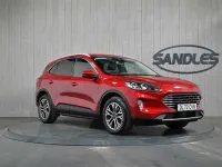Käytetty Ford Kuga Titanium 150 HP (110 kW) 2023 Punainen Katumaasturi