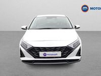 Used Hyundai i20 Advanced 101 HP (74 kW) 2024 White Hatchback