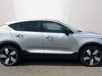 Usado Volvo C40 Ultimate 169 kW (231 HP) 2023 Prateado SUV