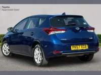 Used Toyota Auris Hybrid 134 HP (98 kW) 2017 Blue Hatchback