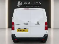 Used Peugeot e-Expert 100 kW (136 HP) 2021 White Van