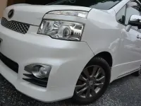 Used Toyota Voxy 2012 Pearl white MPV
