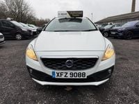 Used Volvo V40 SE 115 HP (84 kW) 2015 White Hatchback