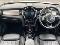 Usado Mini Cooper Exclusive 134 CV (98 kW) 2022 Blanco Utilitario