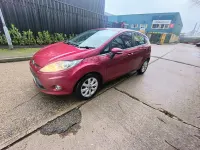 Begagnad Ford Fiesta Zetec 82 HK (60 kW) 2009 Röd Halvkombi