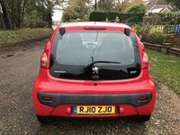 Second-hand Peugeot 107 68 CP (50 kW) 2010 Roșu Hatchback
