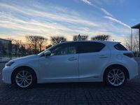 Used Lexus CT200h 2011 White Hatchback