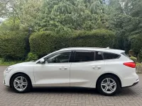 Used Ford Focus Zetec 125 HP (91 kW) 2018 White Estate