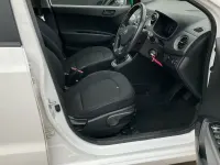 Used Hyundai i10 SE 67 HP (49 kW) 2019 White Hatchback
