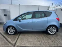 Used Vauxhall Meriva 140 HP (102 kW) 2014 Blue MPV