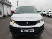 Used Peugeot Partner Premium 131 HP (96 kW) 2024 White MPV