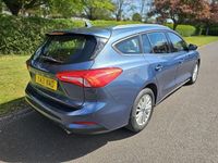 Begagnad Ford Focus Titanium 150 HK (110 kW) 2021 Blå Kombi
