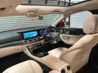 Begagnad Mercedes E220 Premium Plus 192 HK (141 kW) 2017 Röd Kombi