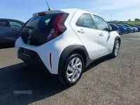 Used Toyota Aygo X PURE 72 HP (52 kW) 2023 White SUV