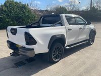 Used Toyota HiLux 204 HP (150 kW) 2022 White Pickup