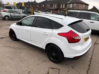 Used Ford Focus Titanium 115 HP (84 kW) 2014 White Hatchback