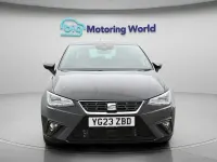Usado Seat Ibiza FR 110 CV (80 kW) 2023 Negro Utilitario