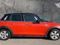 Begagnad Mini Cooper Classic 134 HK (98 kW) 2019 Orange Halvkombi