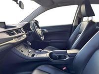 Used Lexus CT200h Executive Line 136 HP (100 kW) 2017 Silver Hatchback