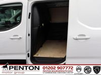 Used Citroën Berlingo 101 HP (74 kW) 2024 White MPV