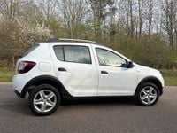Used Dacia Sandero Lauréate 2016 White Hatchback