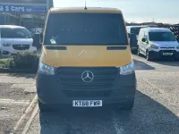 Usado Mercedes Sprinter 143 HP (105 kW) 2018 Amarelo Van