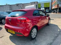 Used Kia Rio 84 HP (61 kW) 2013 Red Hatchback