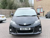 Begagnad Toyota Estima 170 HK (125 kW) 2013 Svart Minibuss