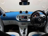 Used Smart ForFour Premium 90 HP (66 kW) 2015 Red Hatchback