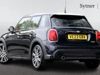 Usado Mini Cooper Exclusive 134 HP (98 kW) 2023 Preto Citadino