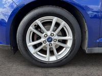 Second-hand Ford C-MAX Zetec 120 CP (88 kW) 2016 Albastru Monovolum