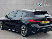 Begagnad BMW M135 Shadowline 306 HK (225 kW) 2023 Svart Halvkombi