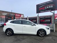 Used Volvo V40 R-Design 120 HP (88 kW) 2015 White Estate