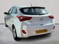 Begagnad Hyundai i30 SE 110 HK (80 kW) 2015 Vit Halvkombi