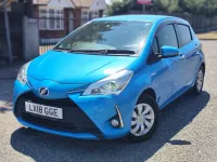 Used Toyota Yaris 100 HP (73 kW) 2018 Blue Hatchback