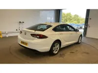 Used Vauxhall Insignia Design Edition 136 HP (100 kW) 2018 White Hatchback